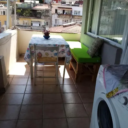 Appartement Taksimde Harika Terasli Kismi Deniz Manzarali Daire Istambul