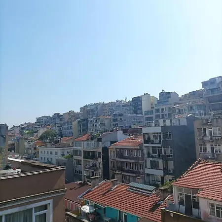 Apartment Taksimde Harika Terasli Kismi Deniz Manzarali Daire *